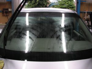 窓ガラスのコーティング 何がおすすめ 梅雨の時期に人気の フッ素ウィンドウコーティング 東京で高級手洗い出張洗車japan Gold Wash